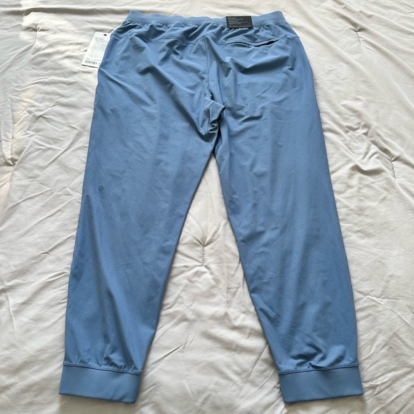 Lululemon ABC Jogger - Picture 2 of 3